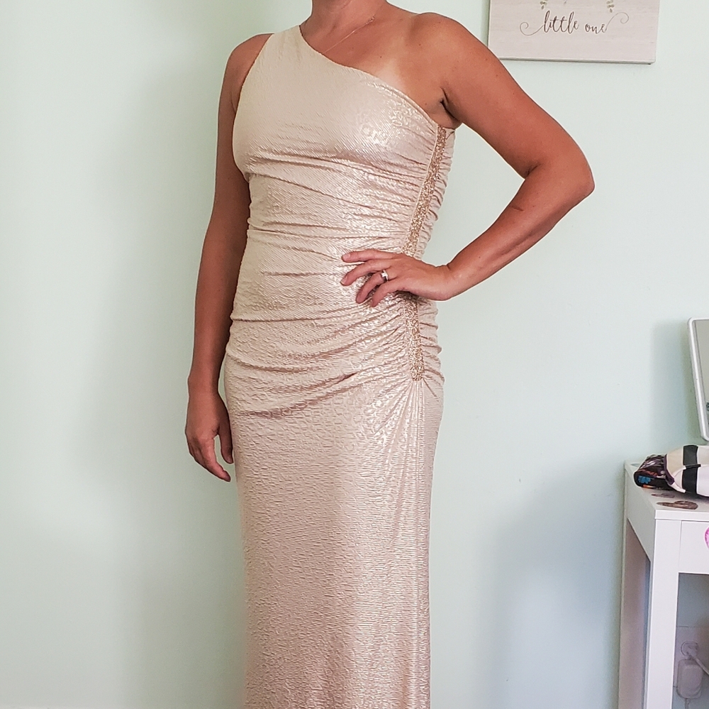 Laundry by Shelli Segal size 12 one shoulder gown